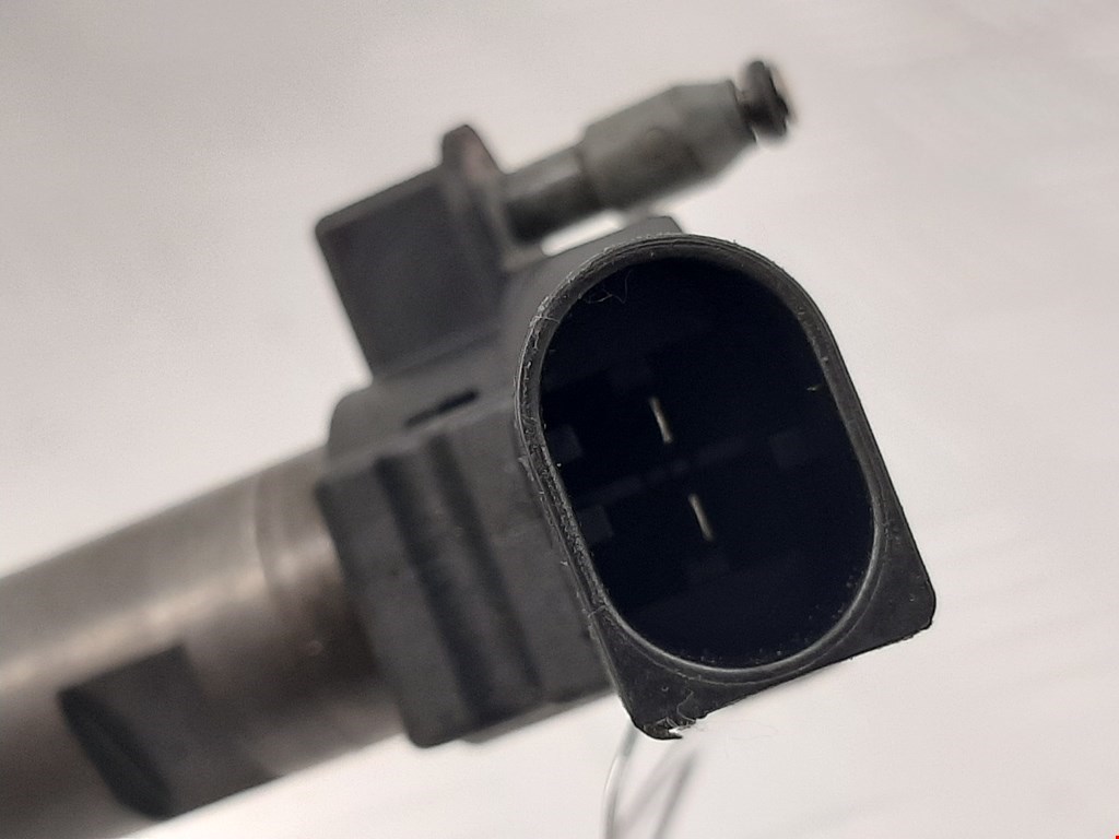 Форсунка дизельная электрическая VOLKSWAGEN Passat B6 2005-2011