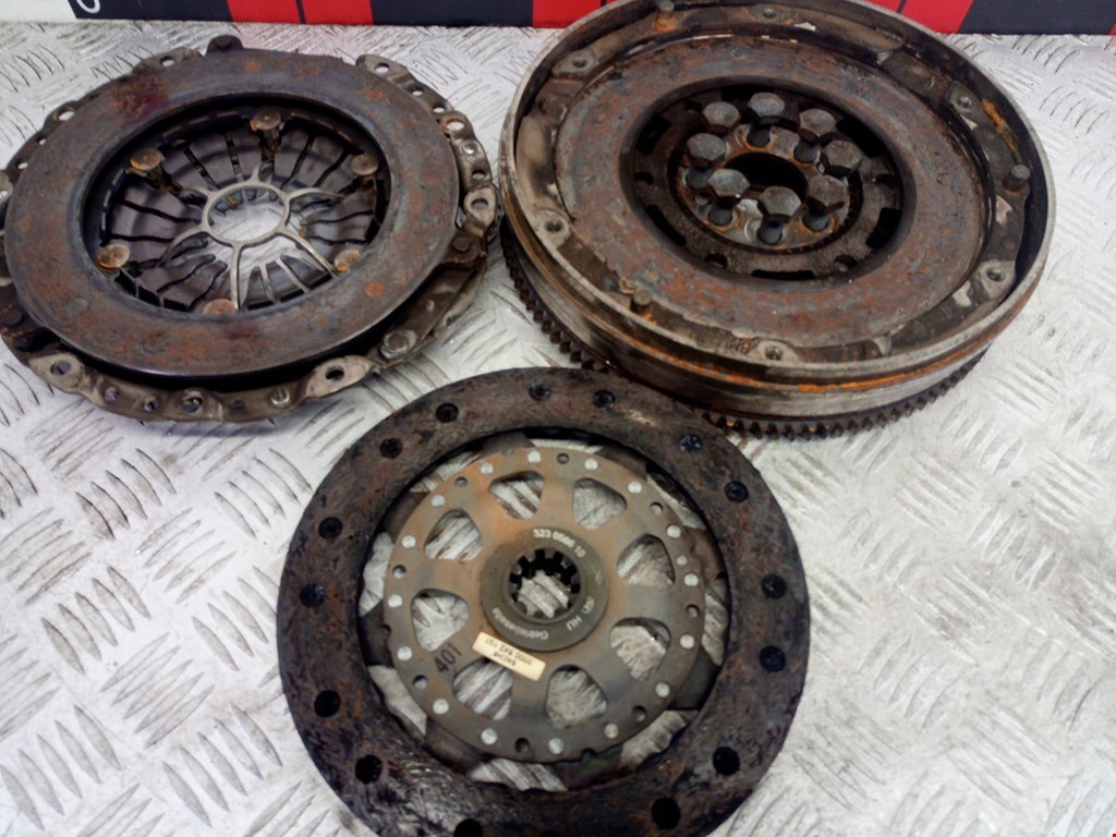 Маховик (демпфер сцепления) BMW 3er E46 1998-2006