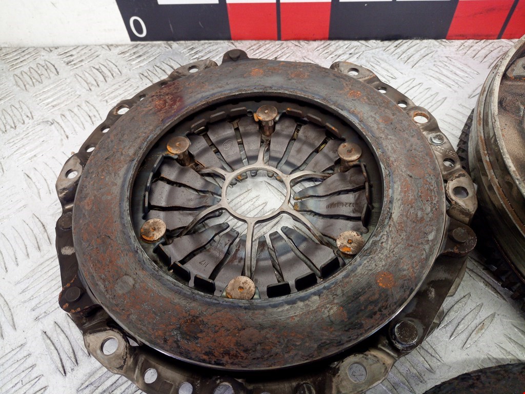 Маховик (демпфер сцепления) BMW 3er E46 1998-2006