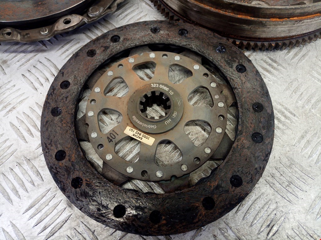 Маховик (демпфер сцепления) BMW 3er E46 1998-2006