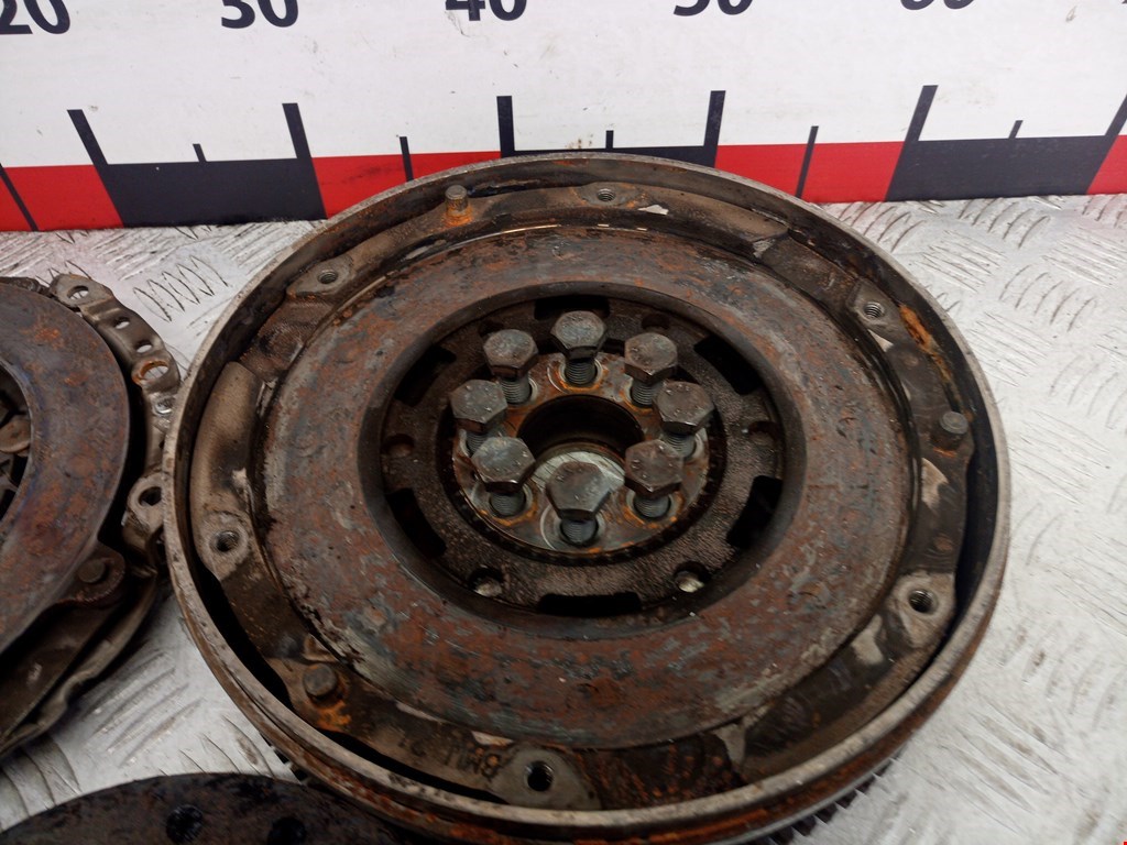 Маховик (демпфер сцепления) BMW 3er E46 1998-2006
