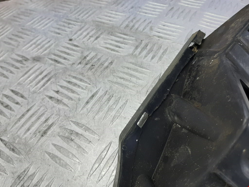 Кронштейн переднего бампера левый VOLKSWAGEN Passat B6 2005-2011