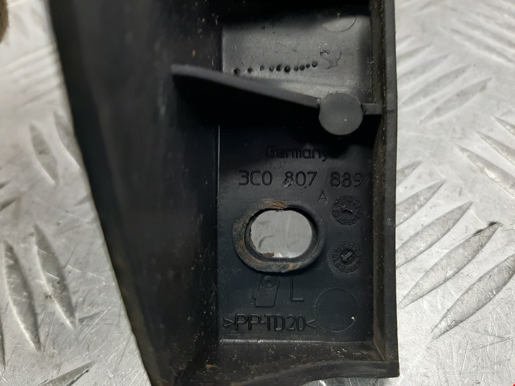 Кронштейн переднего бампера левый VOLKSWAGEN Passat B6 2005-2011