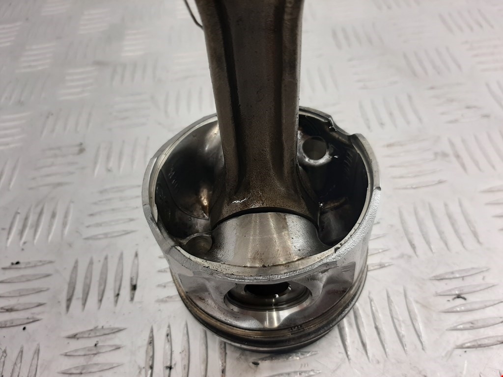 Поршень с шатуном TOYOTA Avensis 2003-2008