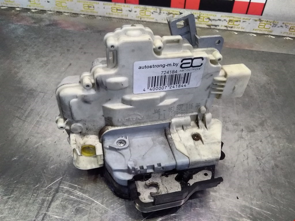 Замок двери передней правой SEAT Exeo 2008-2013