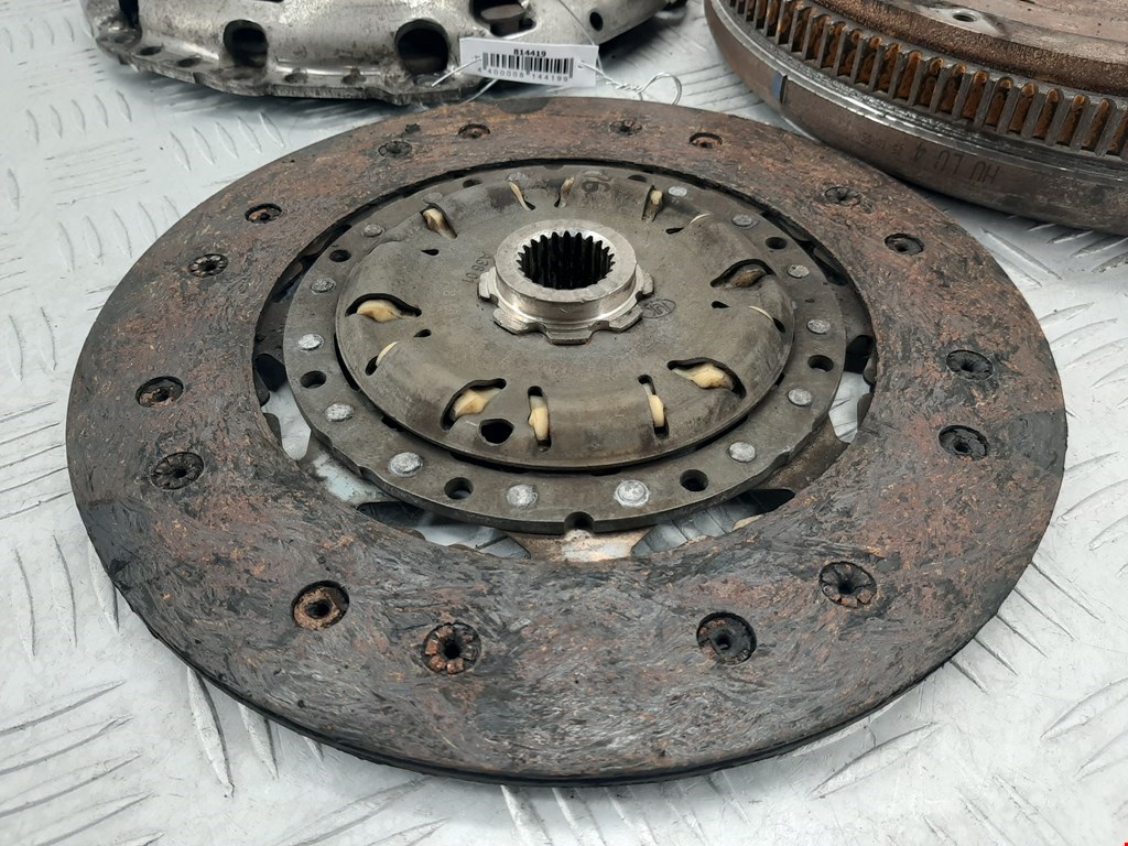 Маховик (демпфер сцепления) VOLKSWAGEN Golf V 2003-2009