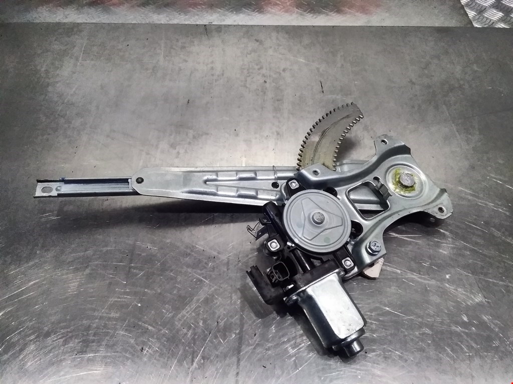 Стеклоподъемник задний правый NISSAN Tiida C11 2004-2014