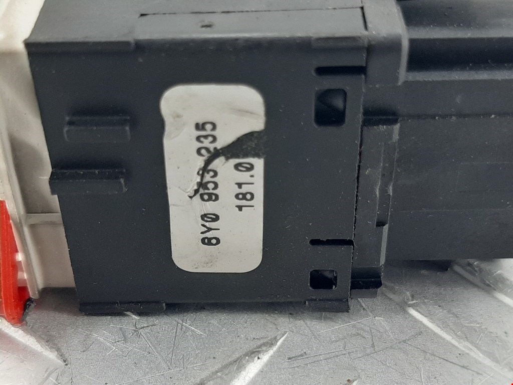 Кнопка аварийной сигнализации (аварийки) SKODA Fabia MK1 1999-2006