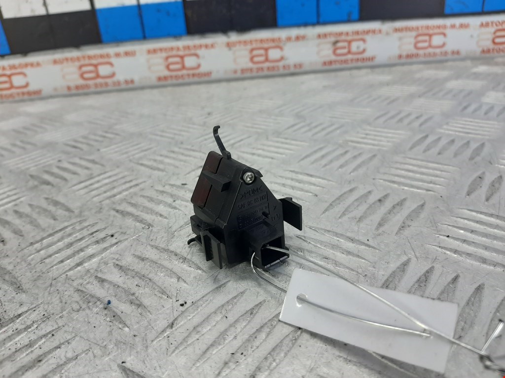 Кнопка аварийной сигнализации (аварийки) MERCEDES-BENZ A-Class W169 2004-2012