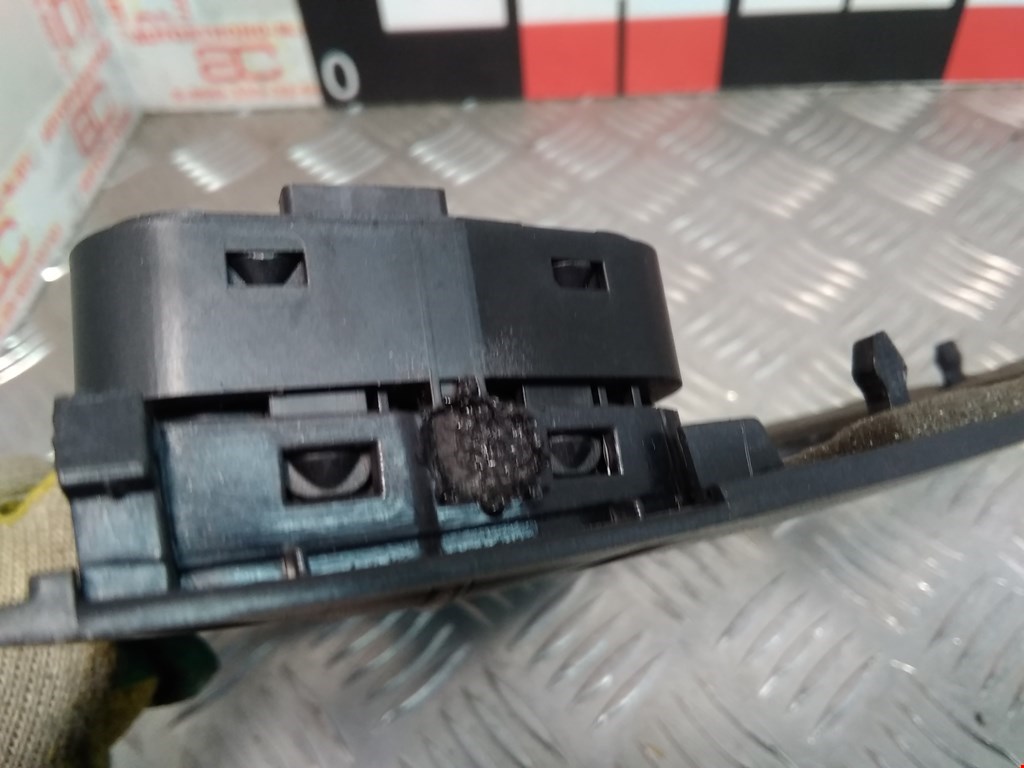 Кнопка центрального замка FIAT Croma 2005-2010