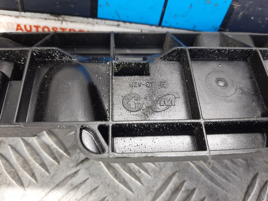 Кронштейн (крепление) радиатора BMW 1er E81\E87 2004-2011