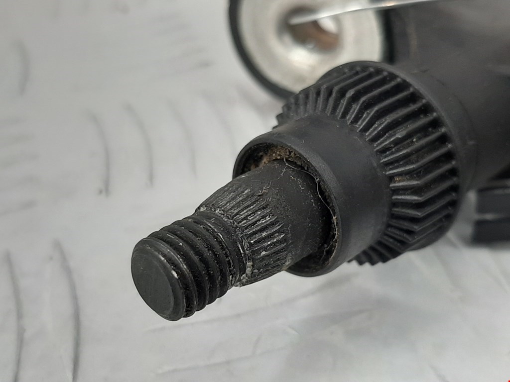 Моторчик стеклоочистителя передний BMW 1er E81\E87 2004-2011