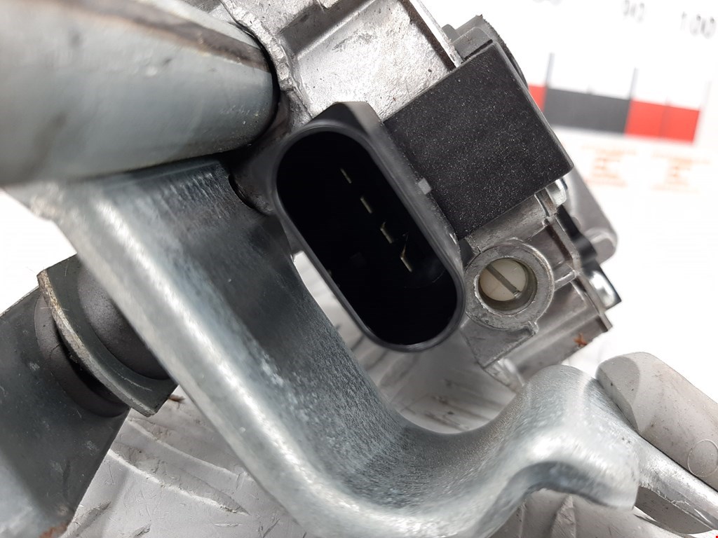 Моторчик стеклоочистителя передний BMW 1er E81\E87 2004-2011