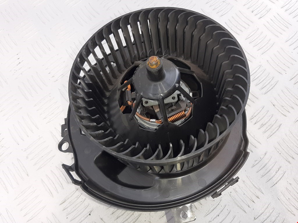 Моторчик (мотор) отопителя салона AUDI A3 8V 2012-2020