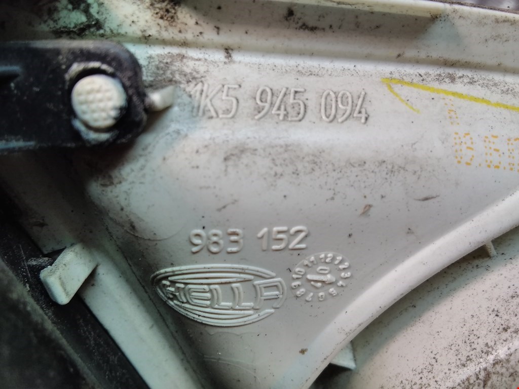 Фонарь задний внутренний правый VOLKSWAGEN Jetta V 2005-2011