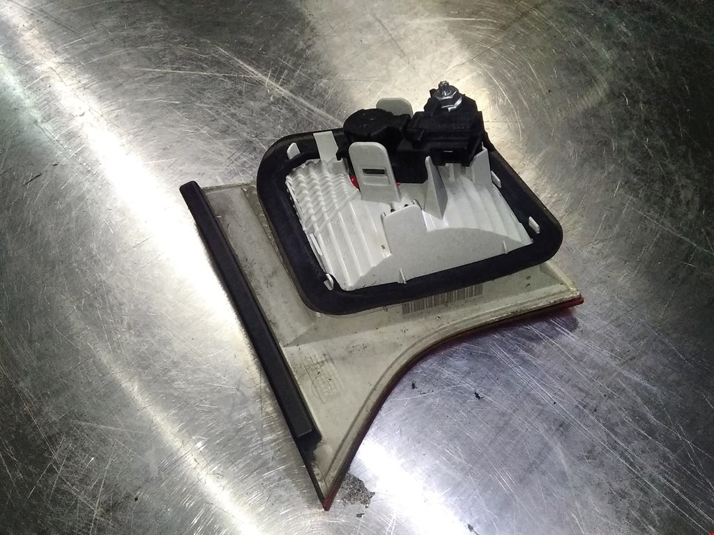 Фонарь задний внутренний правый AUDI A4 B7 2004-2007