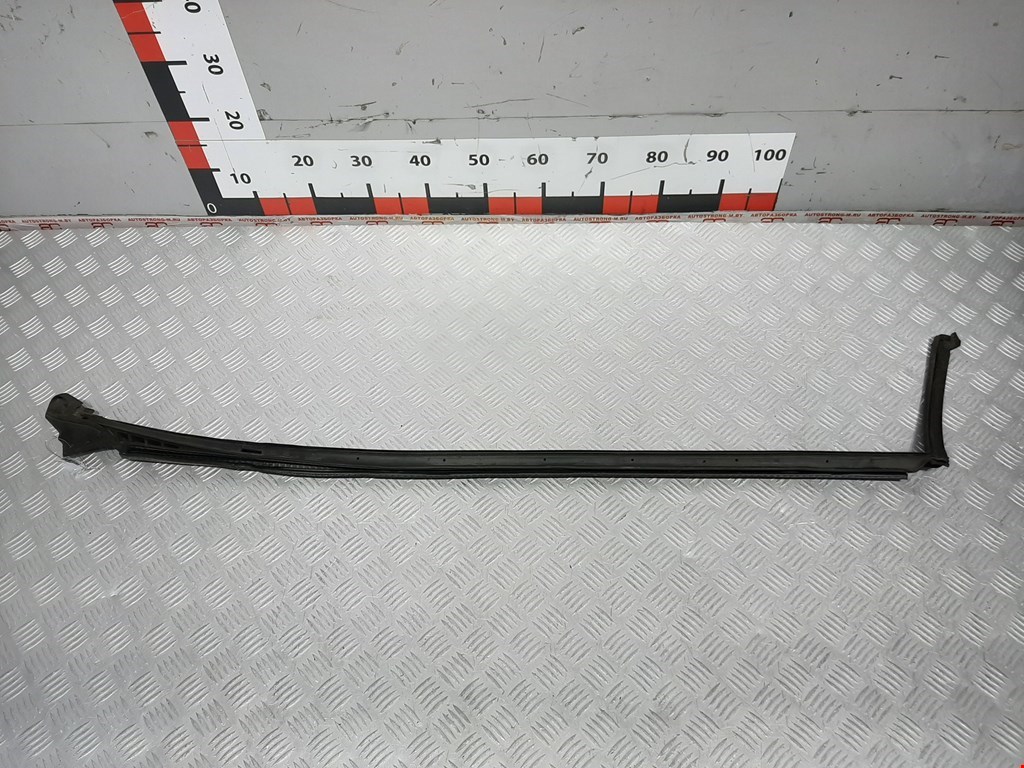 Уплотнитель двери CHRYSLER Crossfire 2003-2007