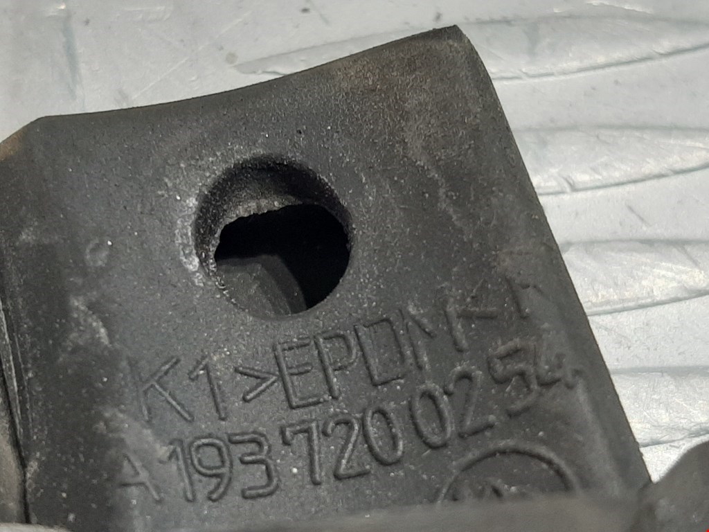 Уплотнитель двери CHRYSLER Crossfire 2003-2007