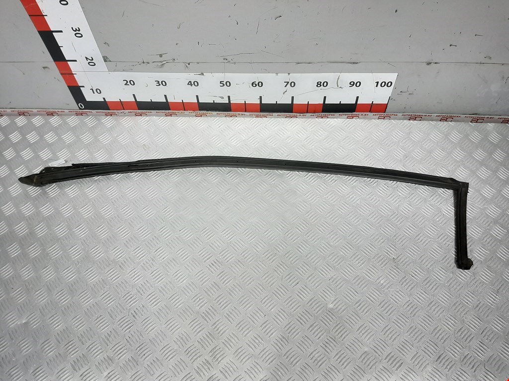 Уплотнитель двери CHRYSLER Crossfire 2003-2007