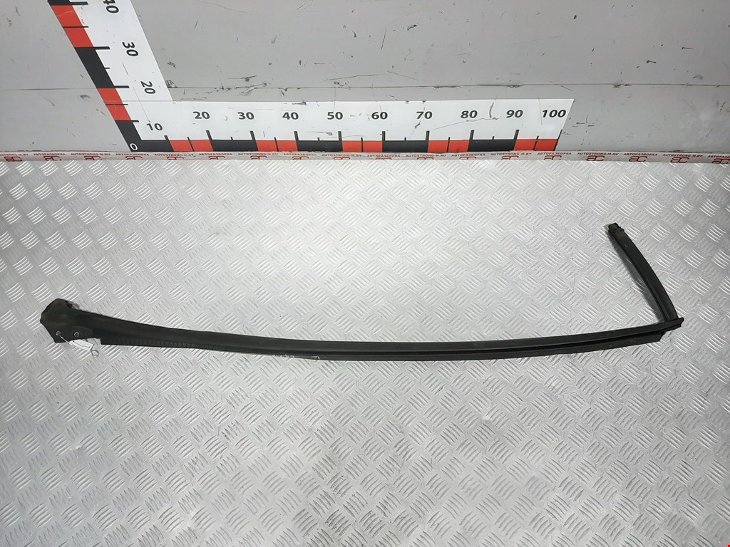 Уплотнитель двери CHRYSLER Crossfire 2003-2007