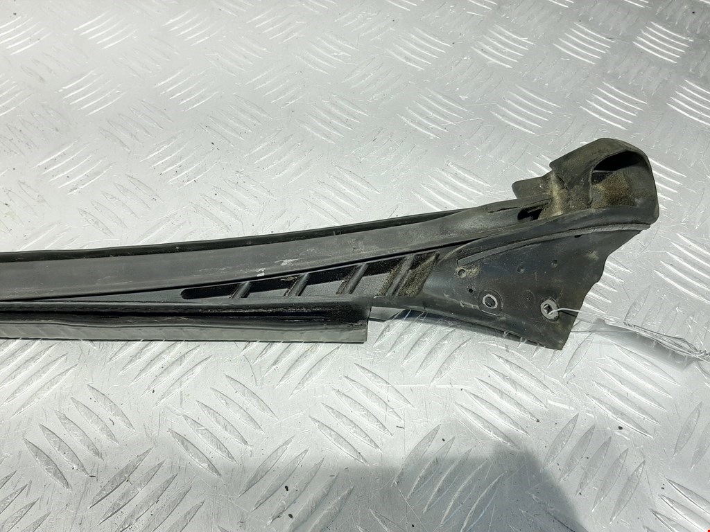 Уплотнитель двери CHRYSLER Crossfire 2003-2007