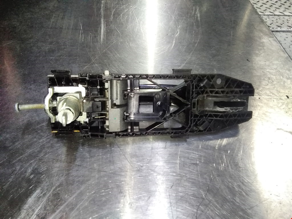 Ручка двери передней наружная правая SKODA Superb 2008-2015