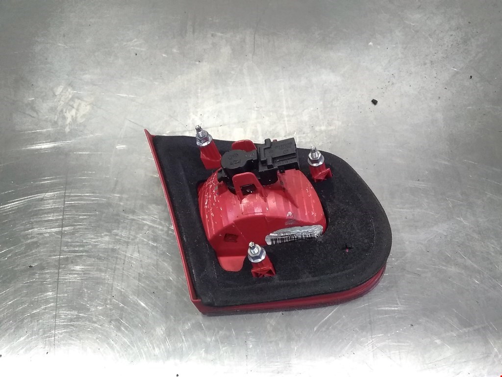 Фонарь задний внутренний правый VOLKSWAGEN Eos 2006-2015