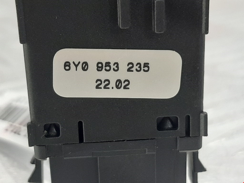 Кнопка аварийной сигнализации (аварийки) SKODA Fabia MK1 1999-2006