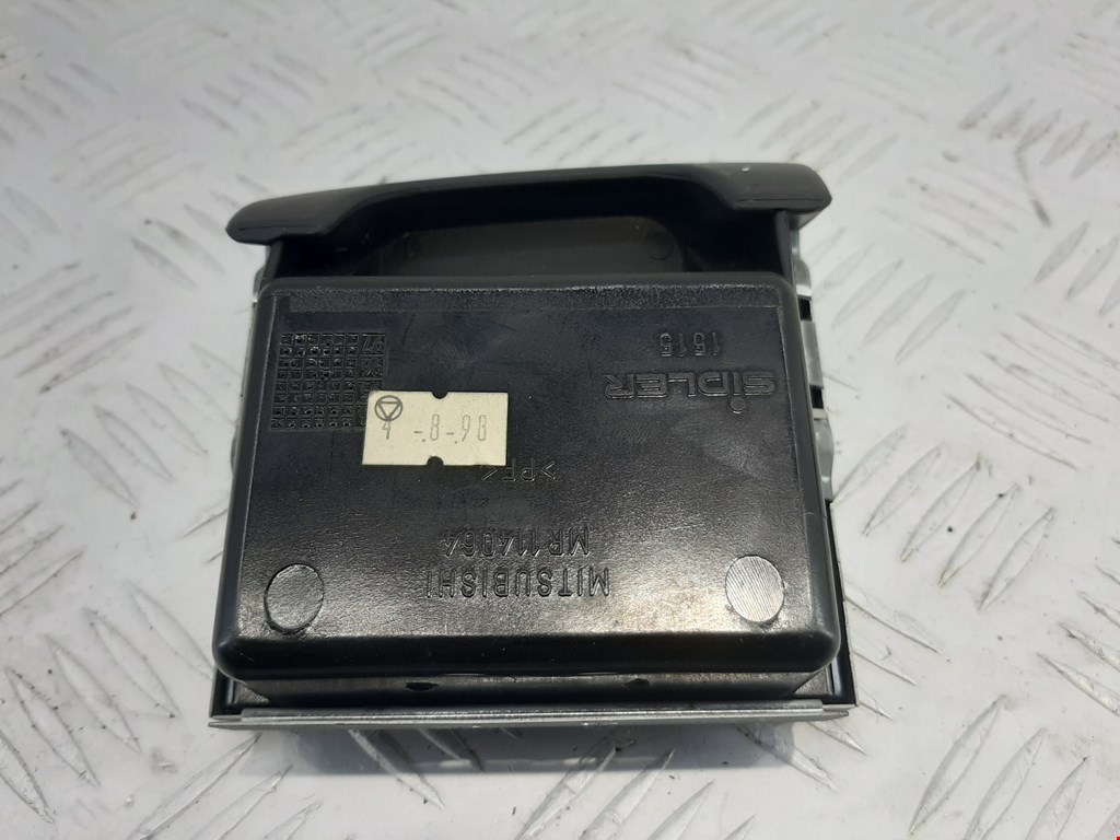 Пепельница передняя MITSUBISHI Carisma 1995-1999