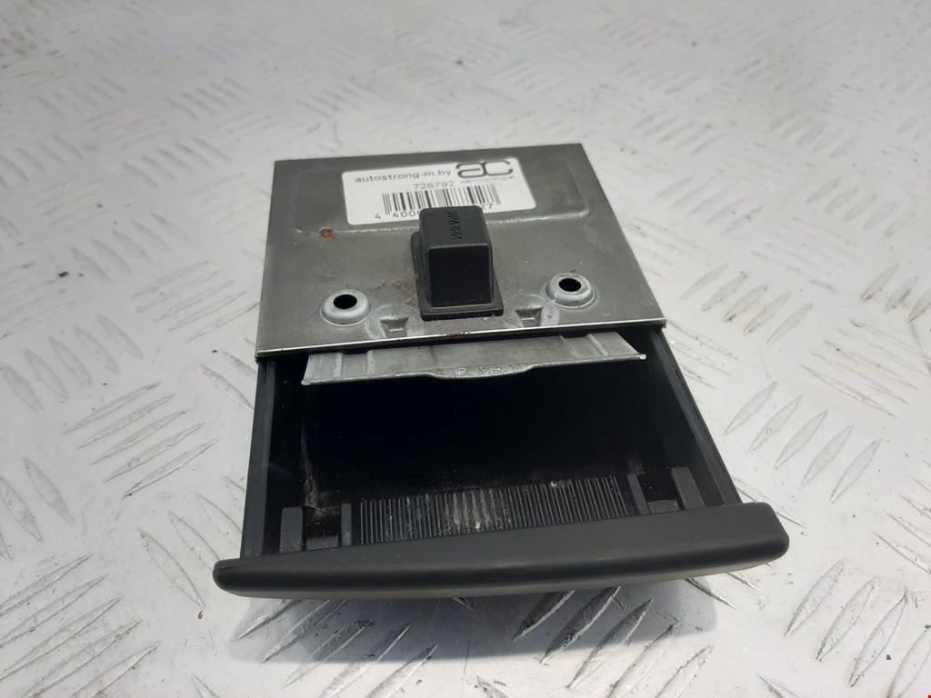 Пепельница передняя MITSUBISHI Carisma 1995-1999