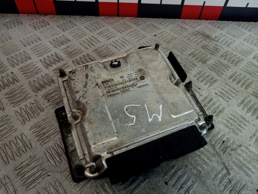 Блок управления двигателя (ЭБУ) CHRYSLER Voyager IV RG 2001-2007