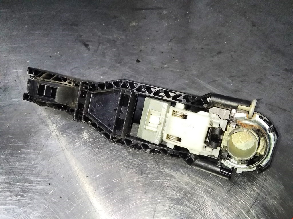 Ручка двери задней наружная левая SEAT Toledo 2004-2009