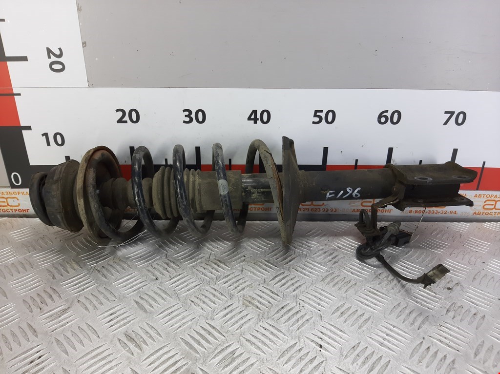 Амортизатор передний правый RENAULT Sandero 2009-2014