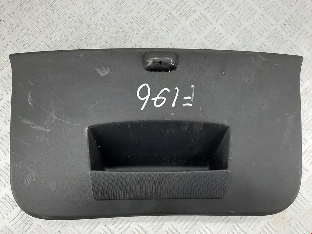 Обшивка крышки багажника RENAULT Sandero 2009-2014