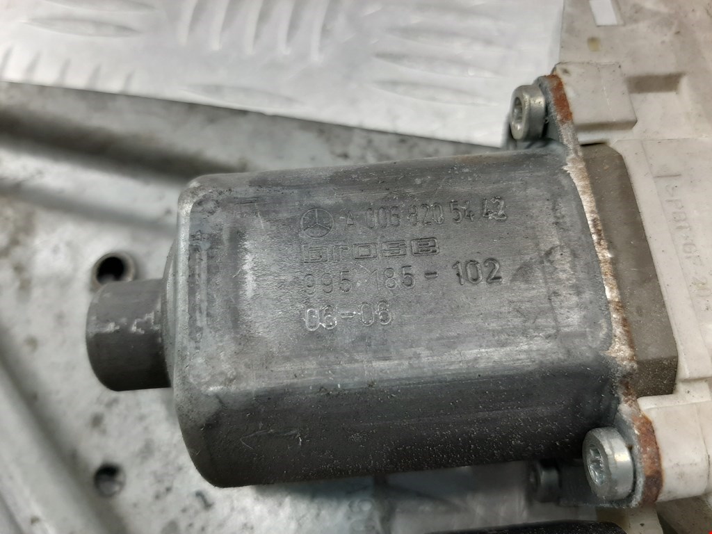 Стеклоподъемник передний правый MERCEDES-BENZ Sprinter 906 2006-2018