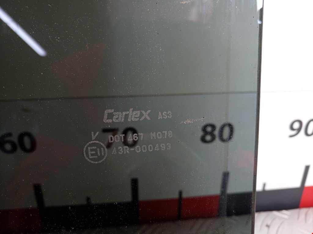 Стекло двери заднее правое INFINITI QX56/QX80 2004-2010