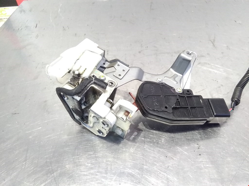 Замок двери задней левой TOYOTA Aygo AB10 2005-2014