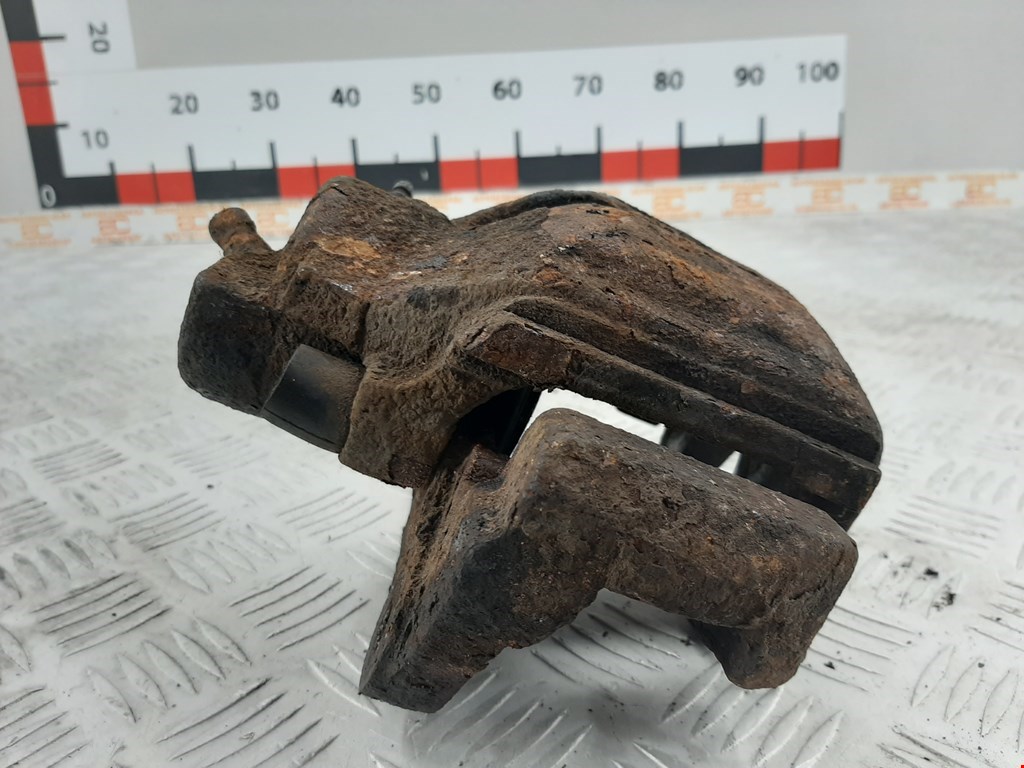 Суппорт передний правый BMW X5 E53 1999-2006