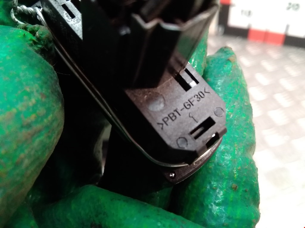 Кнопка антипробуксовочной системы FORD Mondeo IV 2007-2015