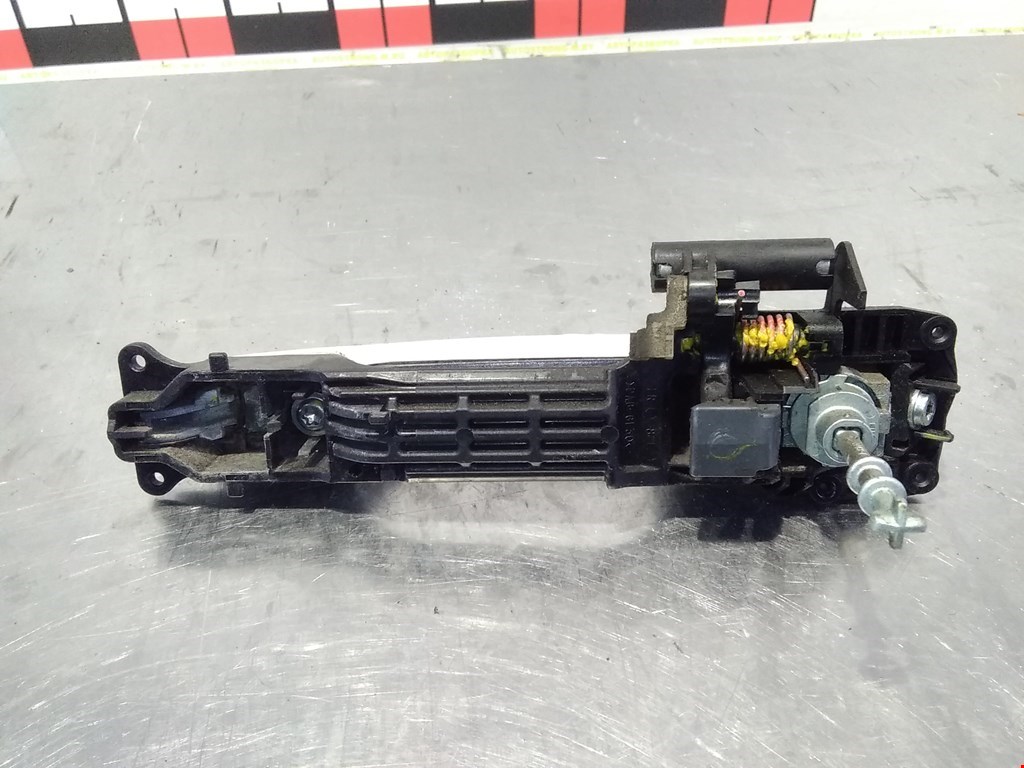 Ручка двери передней наружная правая SUZUKI Swift 2004-2010