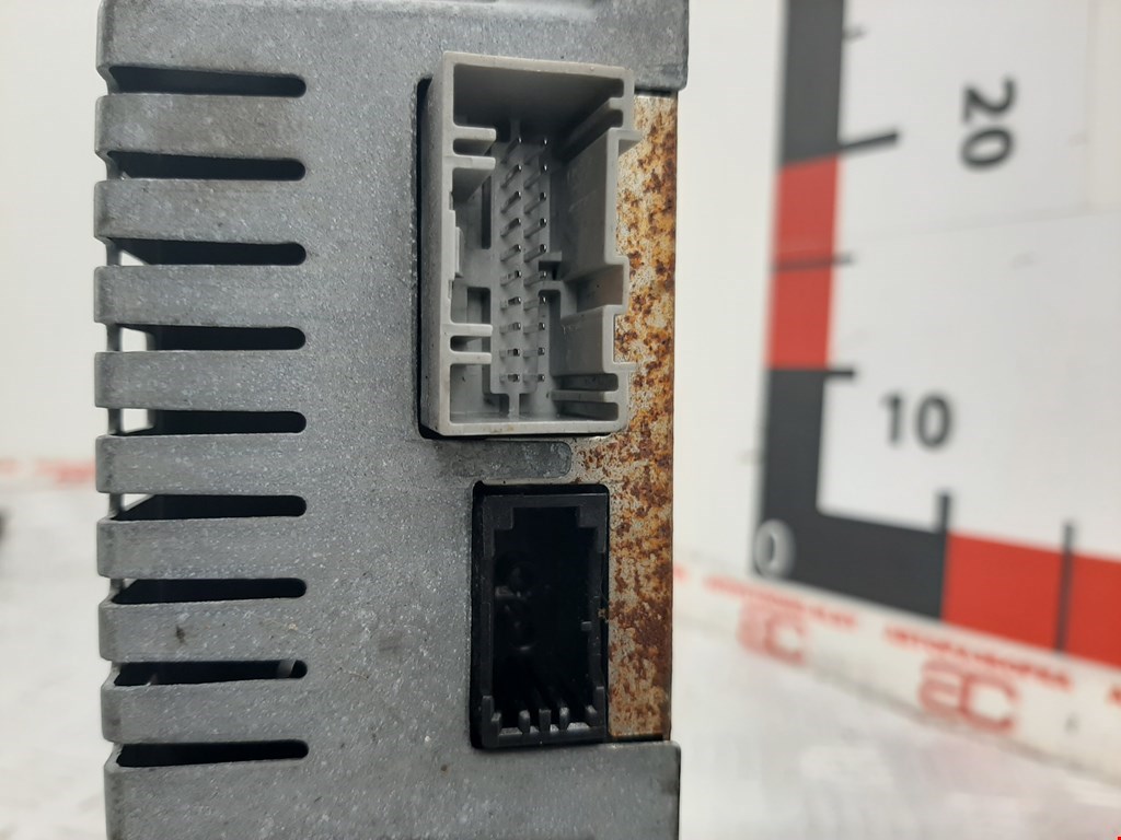 Усилитель антенны LAND ROVER Range Rover 2002-2012