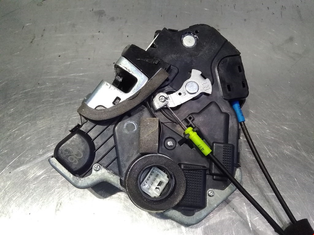 Замок двери передней правой LEXUS IS 2005-2013