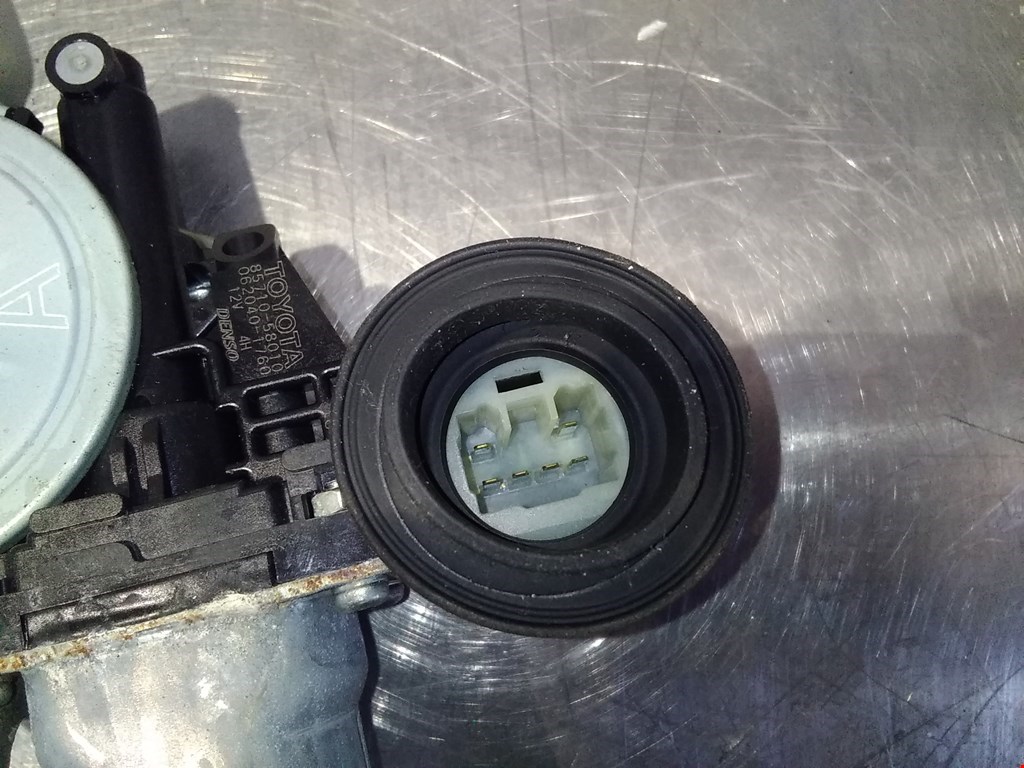 Стеклоподъемник передний правый LEXUS IS 2005-2013