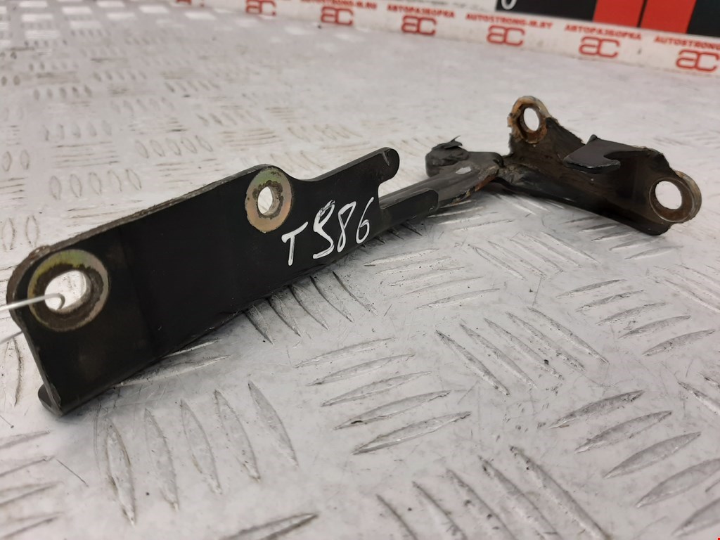 Петля капота левая/правая NISSAN Primera P10 1990-1996