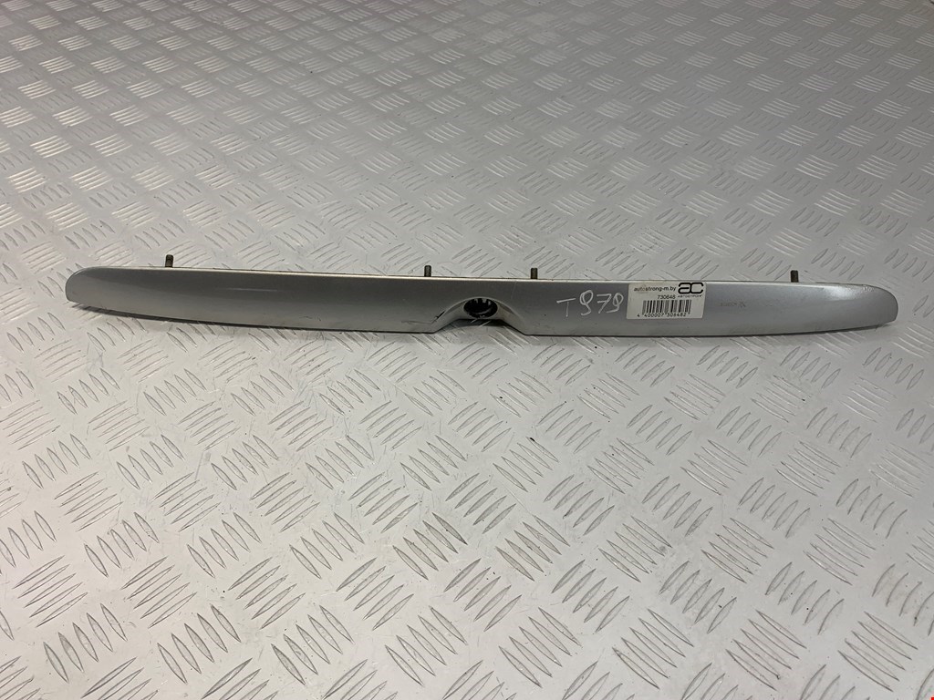 Накладка декоративная (молдинг) крышки (двери) багажника Mitsubishi Carisma (1995-2004)