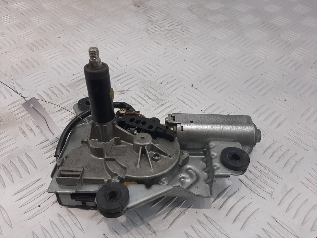 Моторчик стеклоочистителя задний MITSUBISHI Carisma 1995-1999