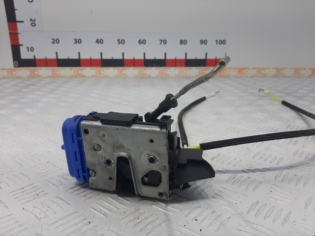 Замок двери задней правой AUDI A4 B5 1995-2001