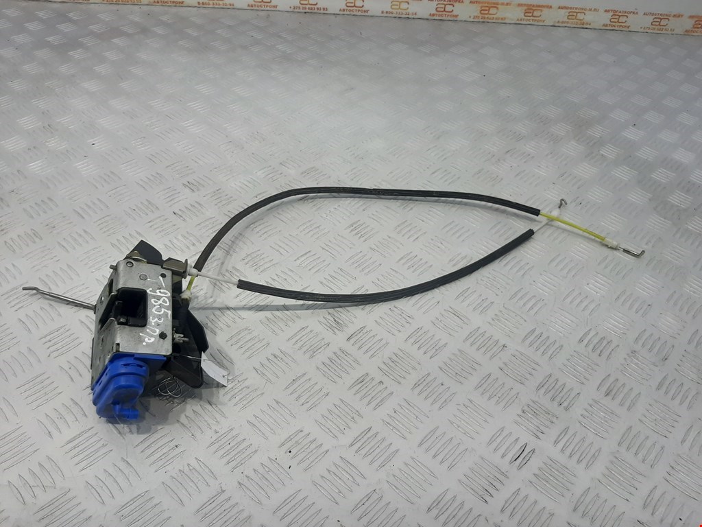 Замок двери задней правой AUDI A4 B5 1995-2001