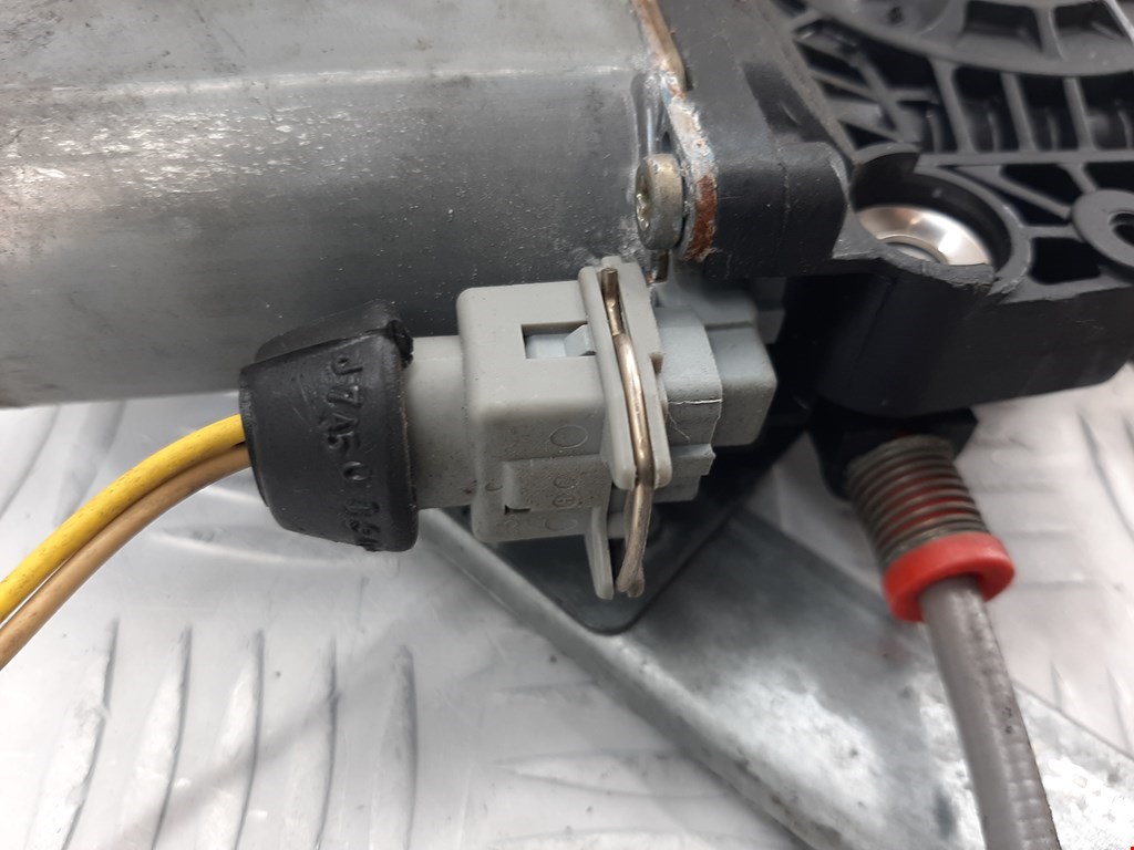 Стеклоподъемник передний правый CITROEN Xsara 1997-2000