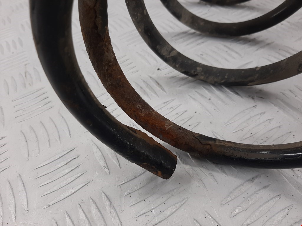 Пружина передняя левая/правая KIA Sorento 2002-2009